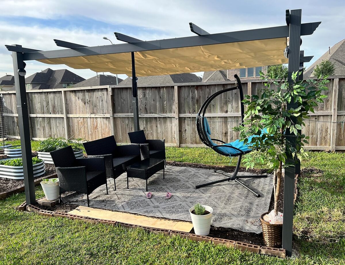 Test de la pergola Purple Leaf : aluminium 4 x 3 m, toit coulissant, kaki