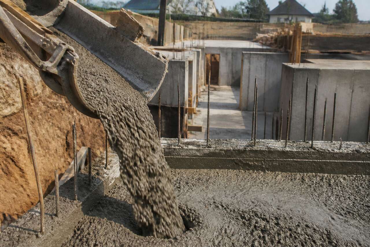 Différence entre béton et ciment : guide pratique