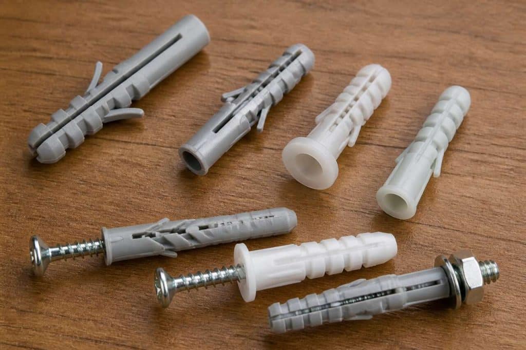 Types de chevilles pour murs en béton : guide pratique