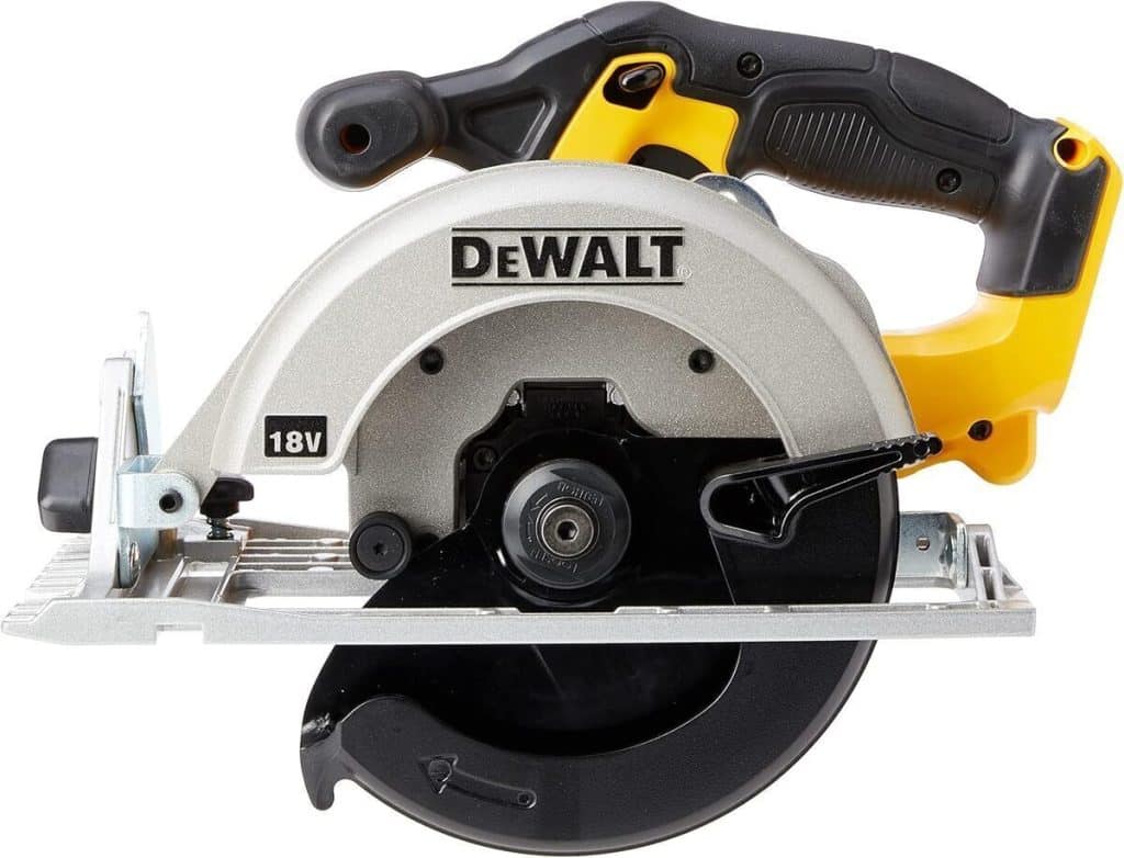 Test de la scie circulaire DeWalt DCS391N-XJ 18 V